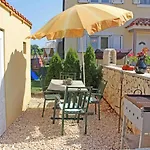 Апартаменты For Families With Children Sisan, Medulin - 12199